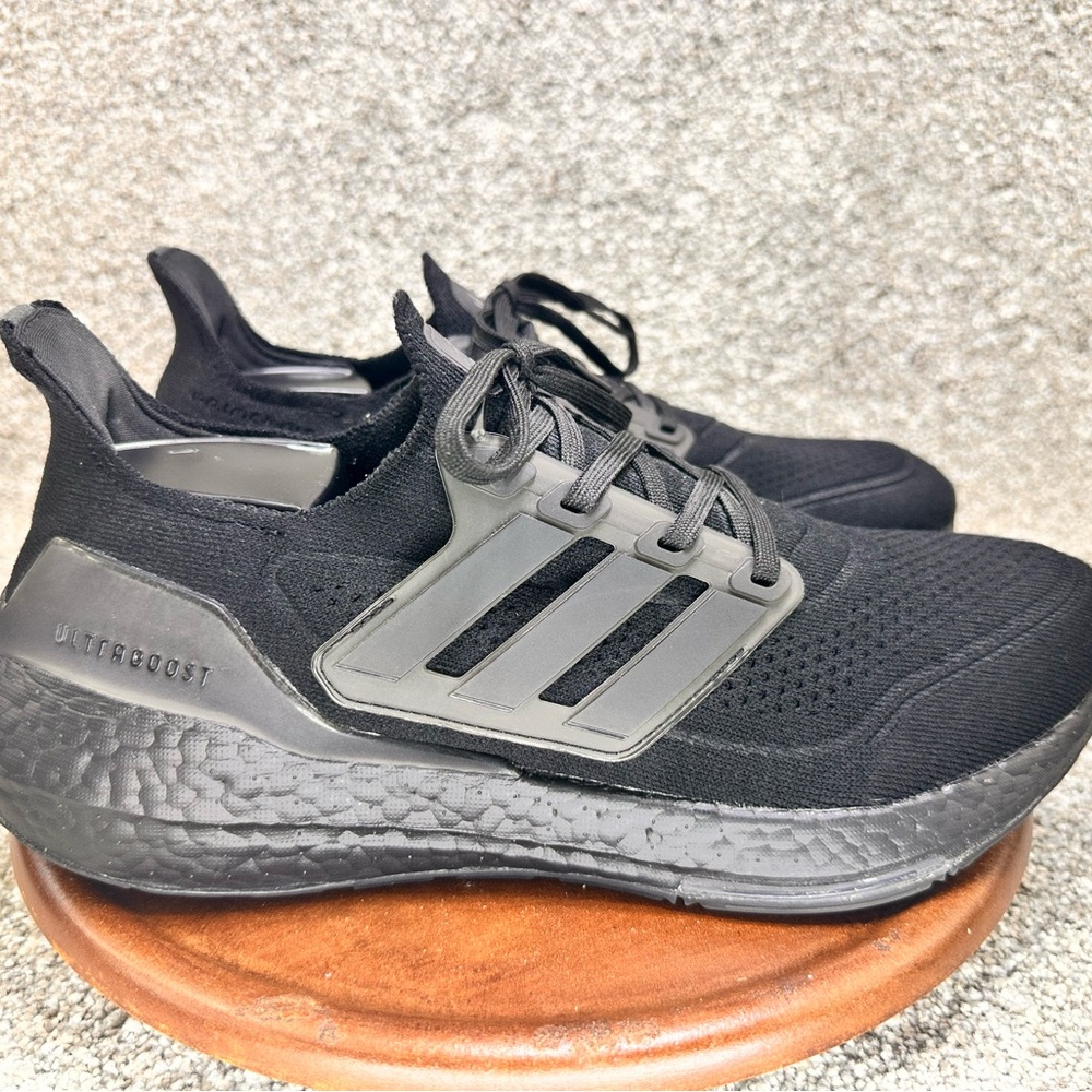 Adidas Ultraboost 21 Athletic Triple Black Running Shoes FY0306 Men's Size 10 - Picture 2 of 9